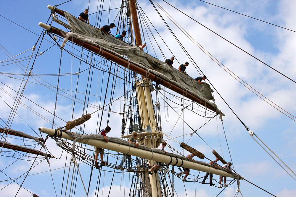 College of Marine Sciences and Maritime Studies students on sails