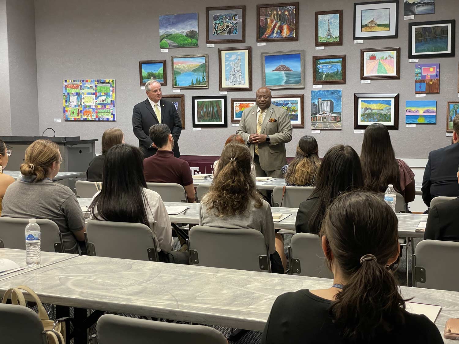 Mark Welsh and Frank Ashley give a presentation to Bush School Graduate Students